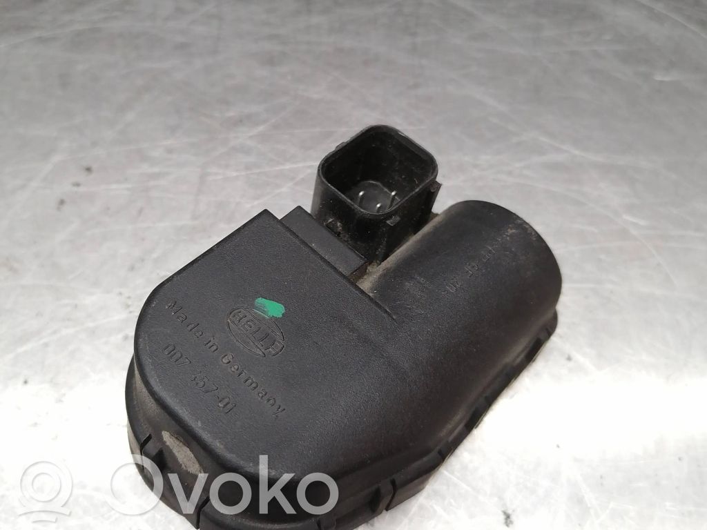 Mercedes-Benz E W210 Headlight level adjustment motor 