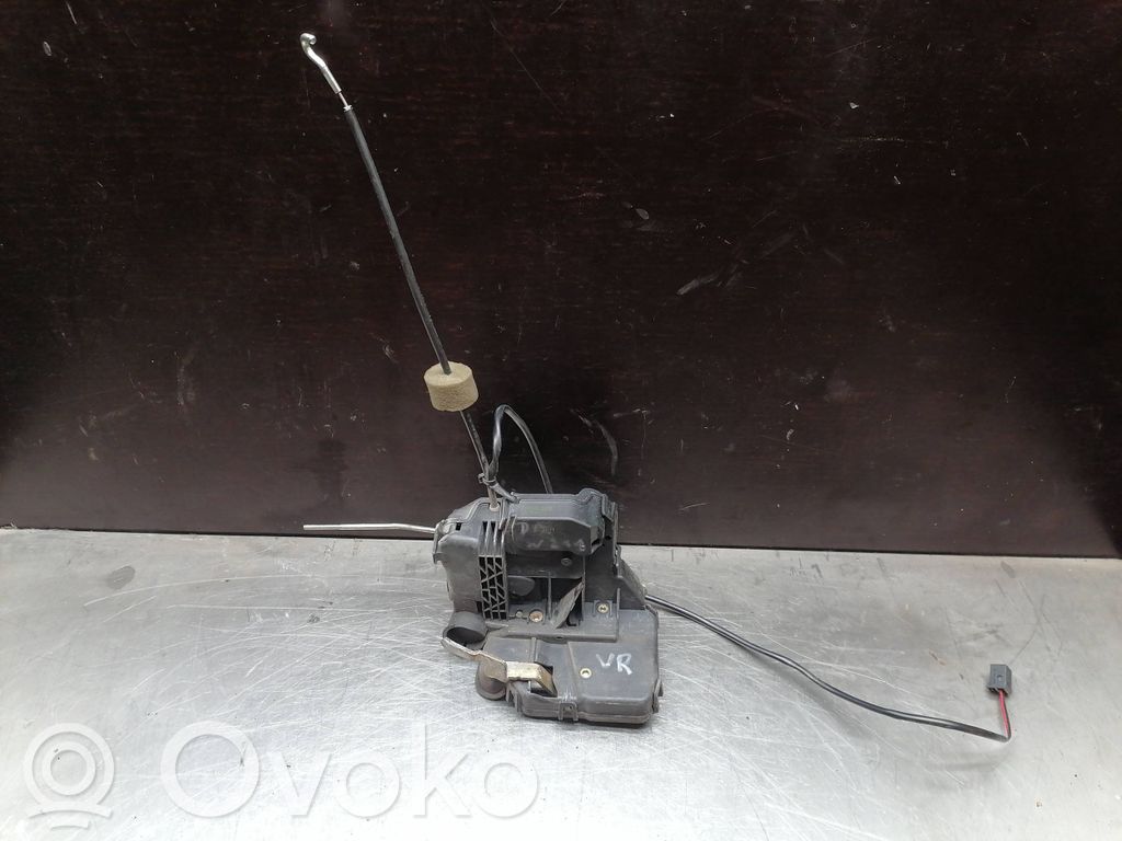 Mercedes-Benz E W211 Etuoven lukko 