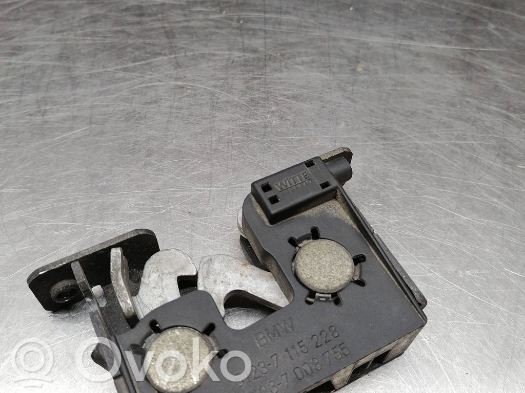 BMW 5 E60 E61 Engine bonnet/hood lock/catch 