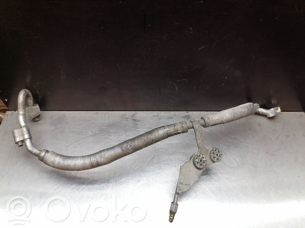 BMW 5 E60 E61 Ilmastointilaitteen putki (A/C) 