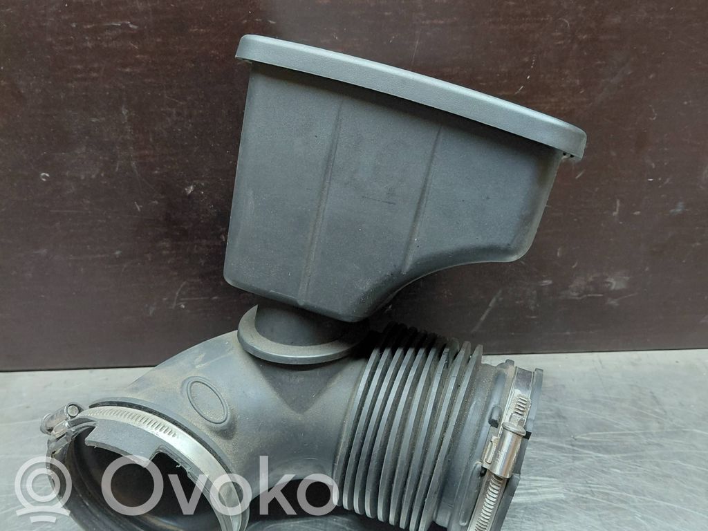 BMW 6 E63 E64 Air intake duct part 