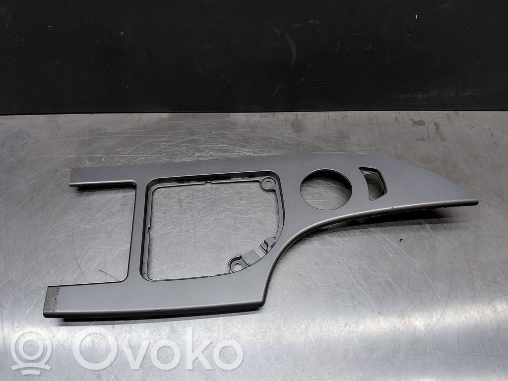 BMW 5 E60 E61 Pavarų perjungimo svirties apdaila (plastikinė) 