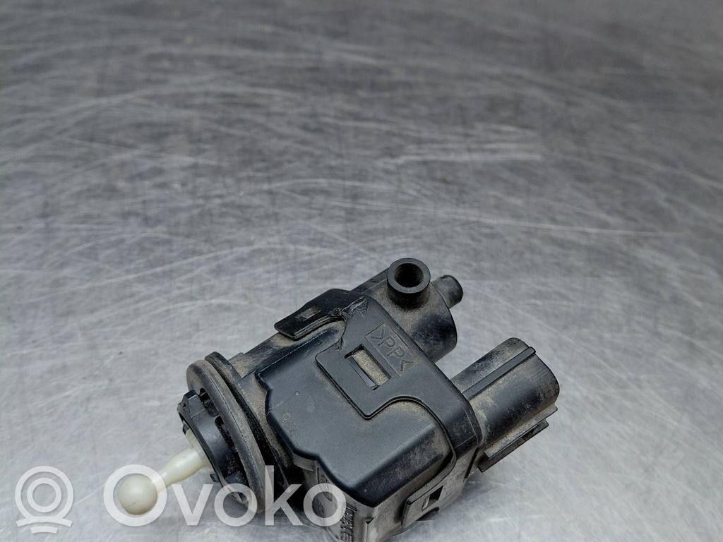 Mercedes-Benz E W211 Headlight level adjustment motor 