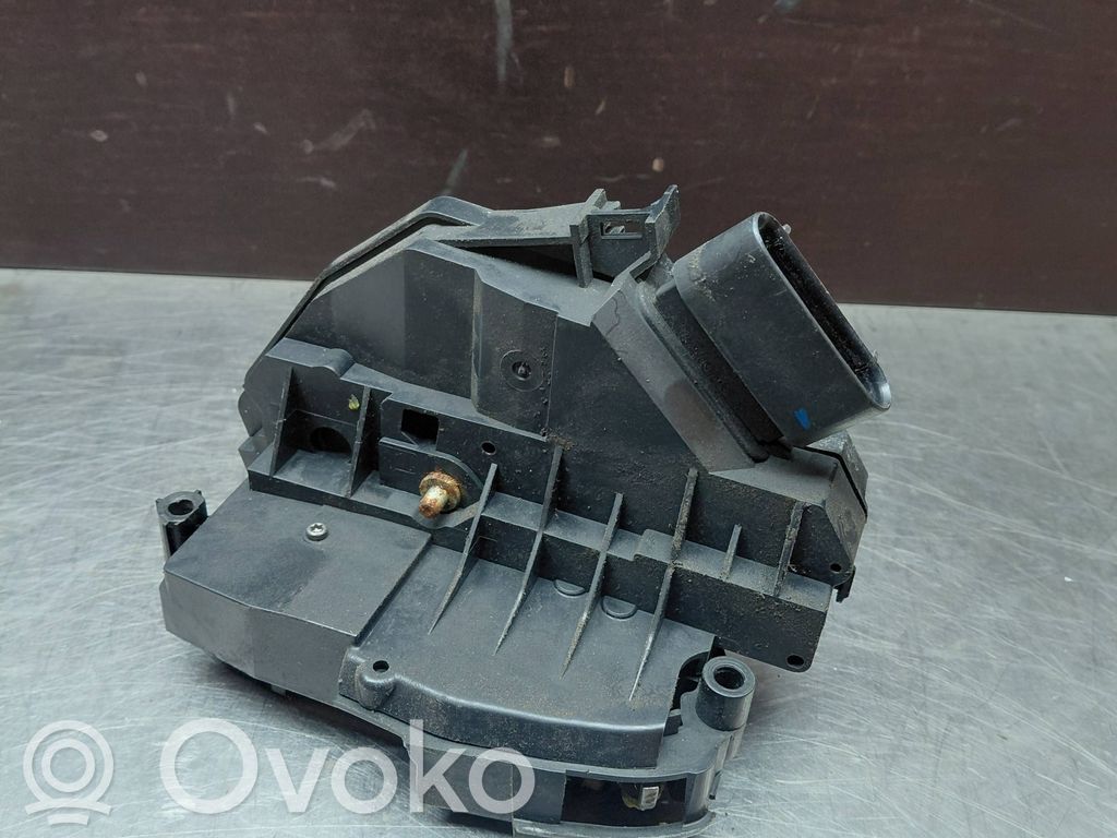 Ford S-MAX Aizmugurē slēdzene 