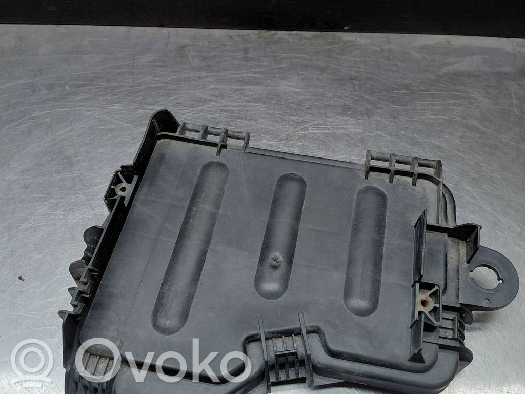 Audi A8 S8 D3 4E Fuse box cover 