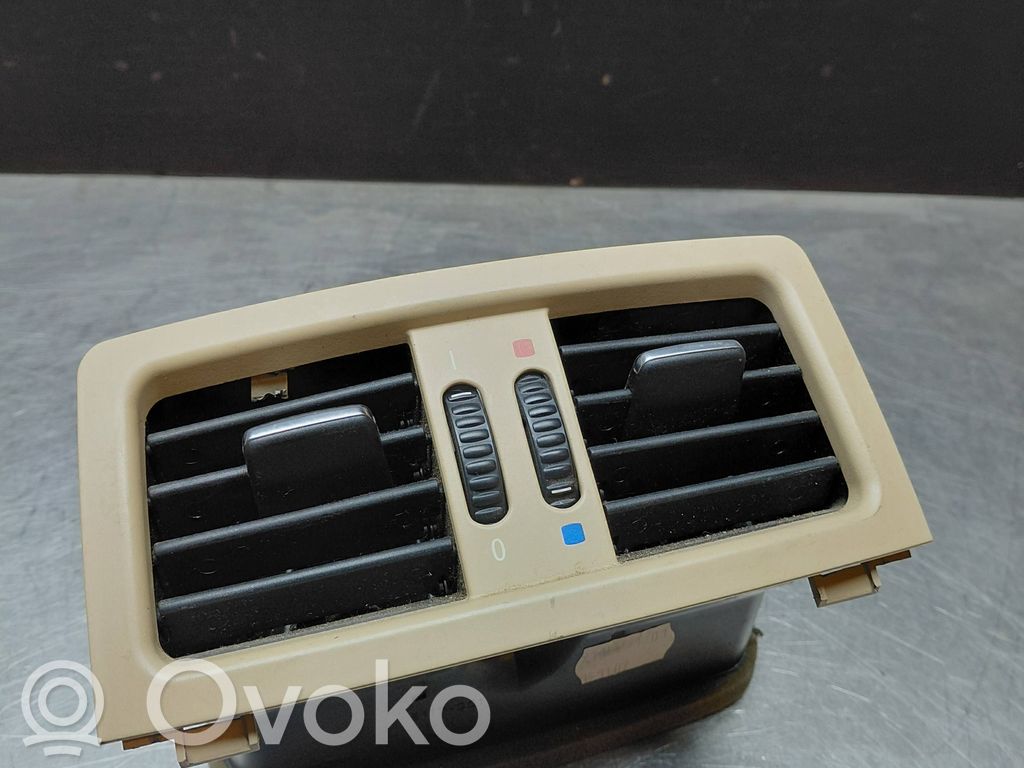 BMW 5 E60 E61 Oro grotelės gale 