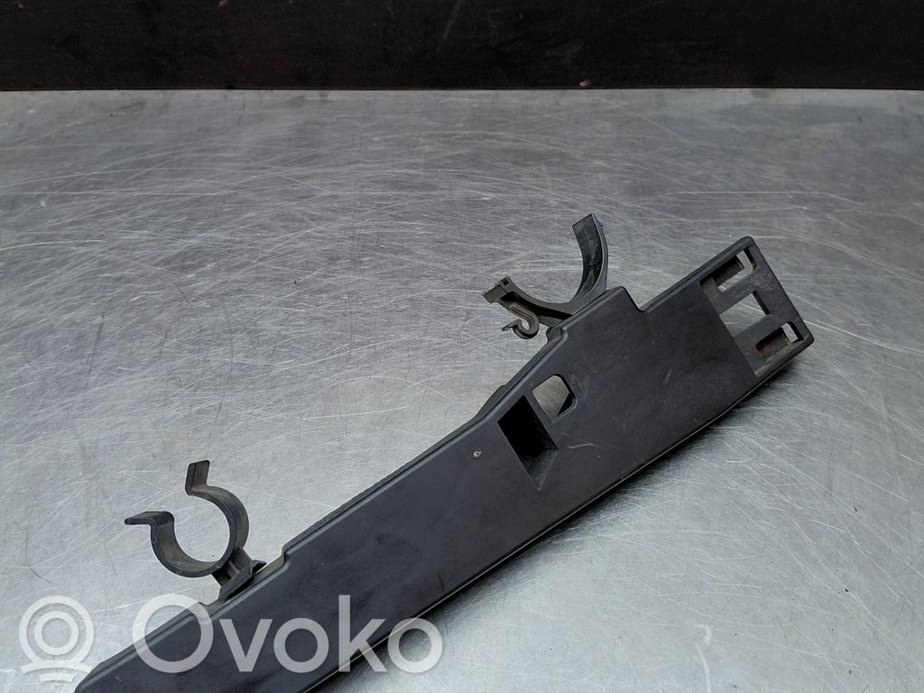 BMW 5 E60 E61 Sonstiges Einzelteil Motorraum 