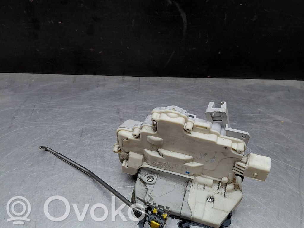 Audi A6 S6 C6 4F Priekšpusē slēdzene 