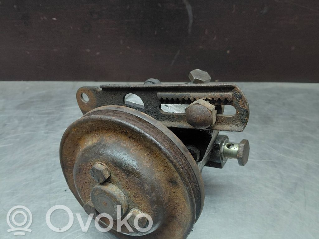 BMW 5 E34 Power steering pump 