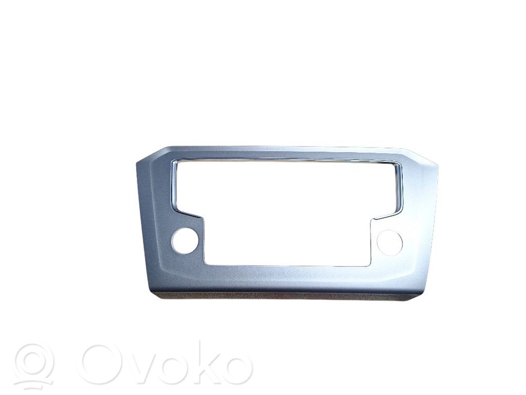 3G1858069E Volkswagen PASSAT B8 Radio/GPS head unit trim, €5.00 | RRR