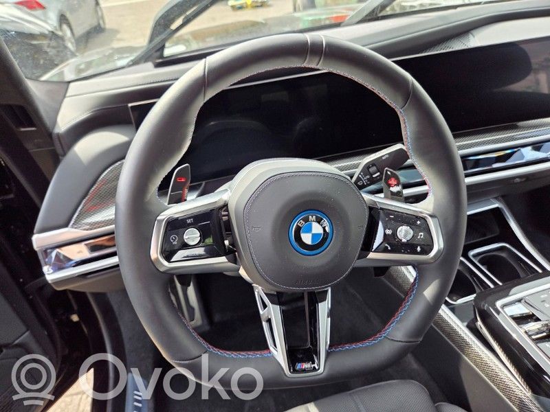 BMW 7 G70 Stūre 