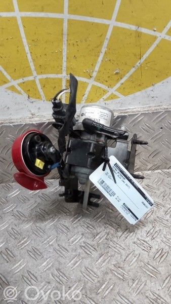 Renault Clio IV Pompa wody 