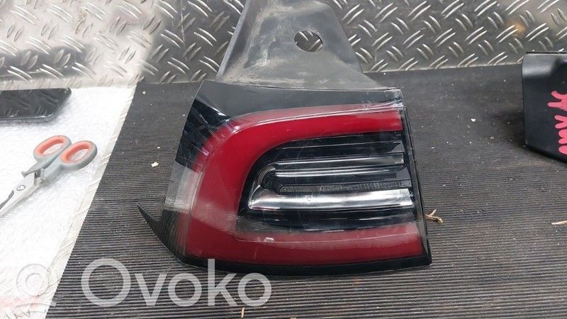 Tesla Model 3 Takavalot 