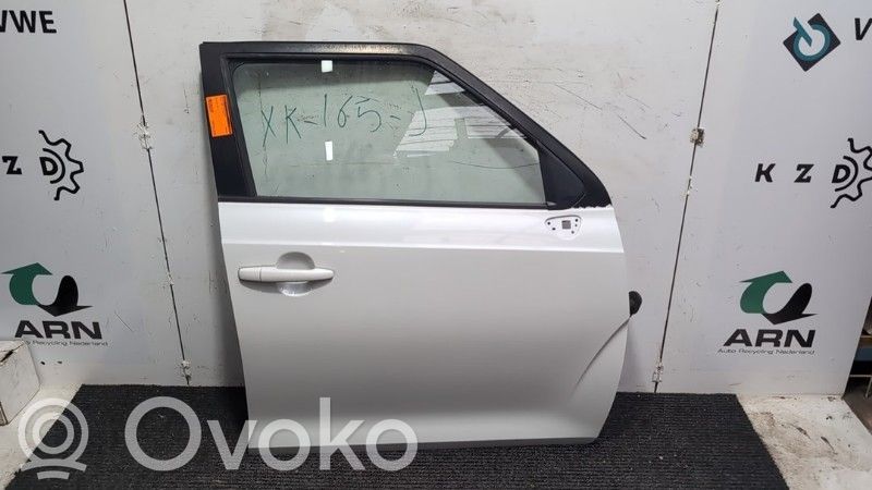 Suzuki Ignis Puerta delantera 