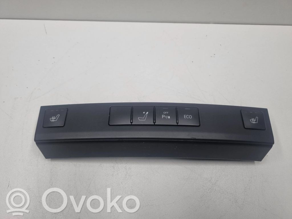 Mercedes-Benz E W212 Seat heating switch 