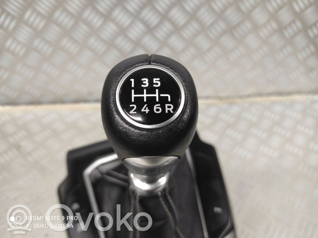 Ford Focus Gear lever shifter trim leather/knob 