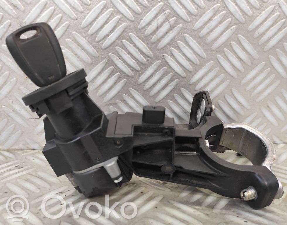Fiat Doblo Užvedimo spynelė 