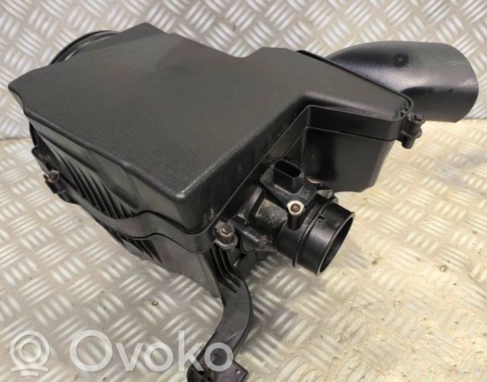 Ford Focus Air filter box 