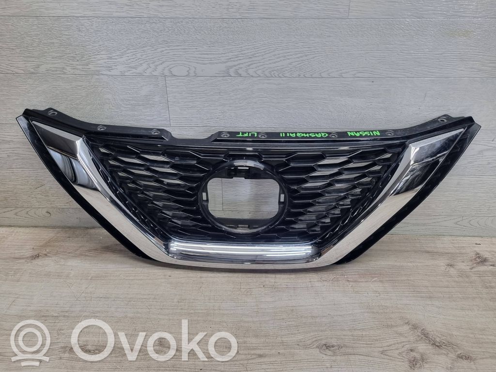 Nissan Qashqai Front bumper upper radiator grill 
