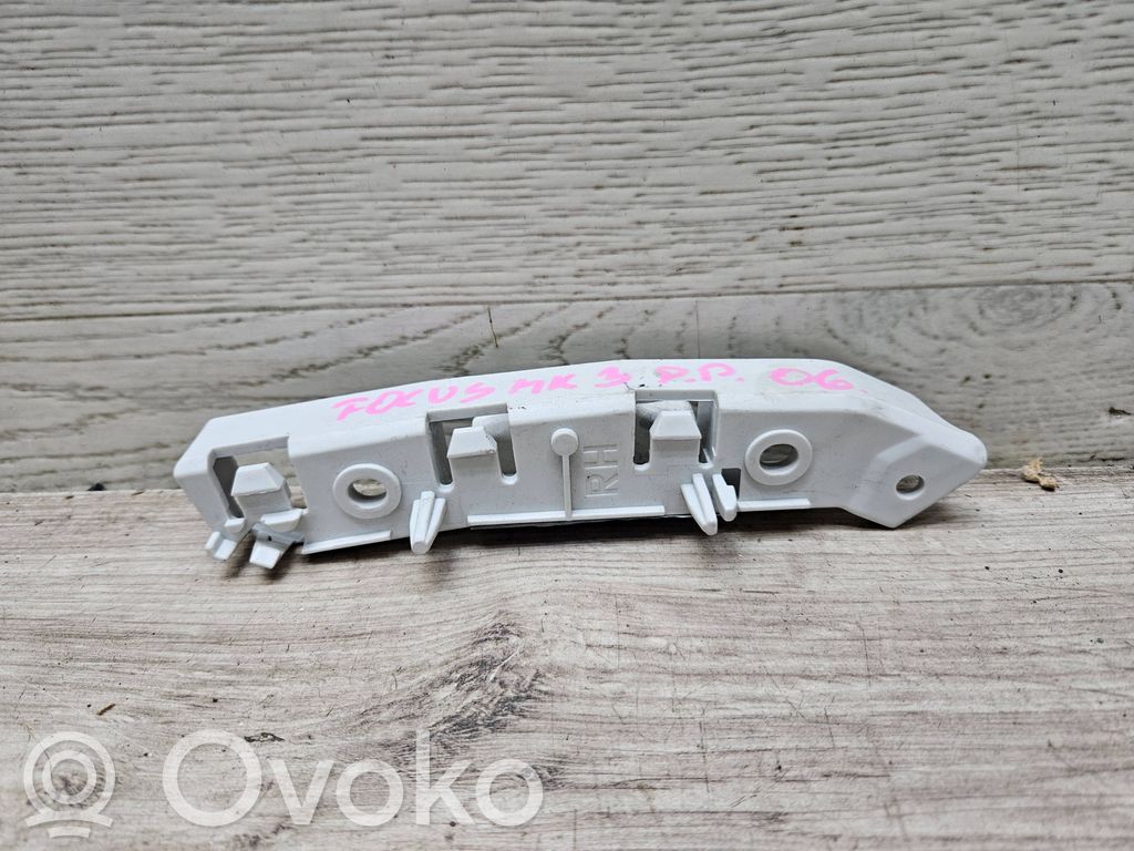 Ford Focus Front bumper mounting bracket 