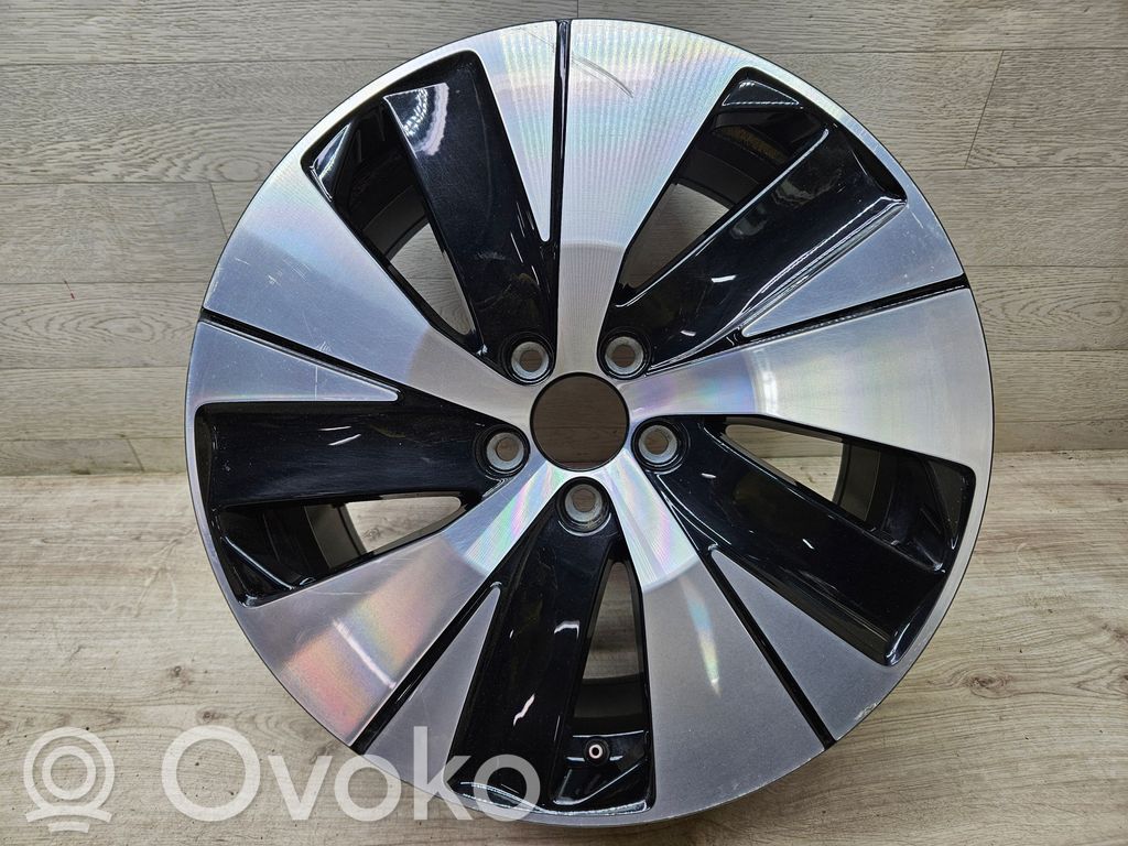 Volvo XC40 R18 alloy rim 