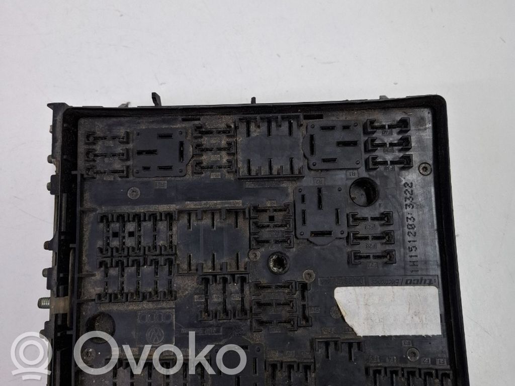 Saugiklių blokas   01394932