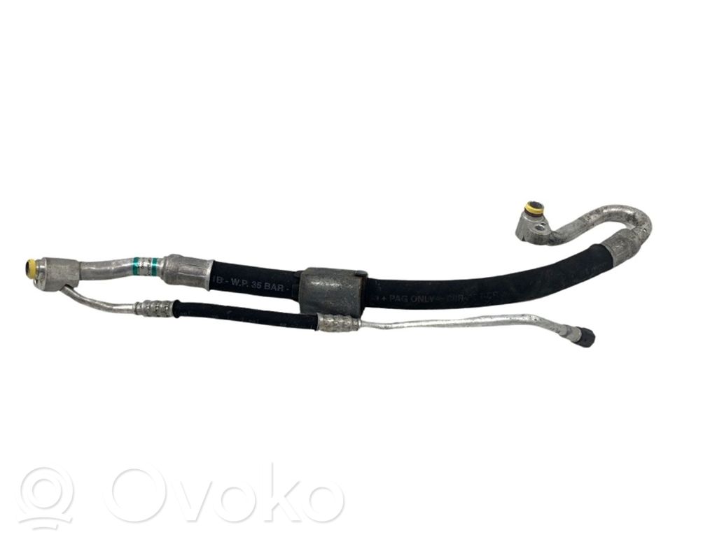 BMW 1 E81 E87 Ilmastointilaitteen putki (A/C) 