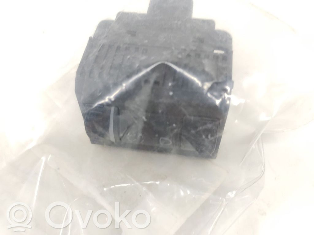 Volkswagen Polo IV 9N3 Headlight level height control switch 