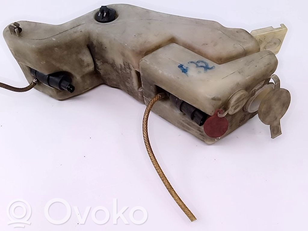 BMW 7 E32 Tuulilasinpesimen nestesäiliö 