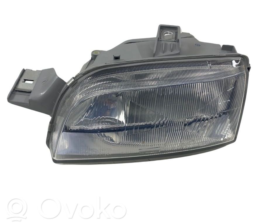 Fiat Punto (176) Lampa przednia 