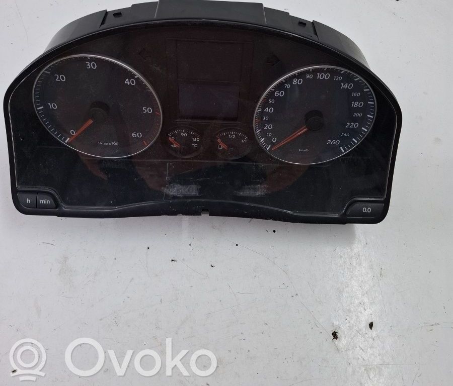 Volkswagen Golf V Kello 