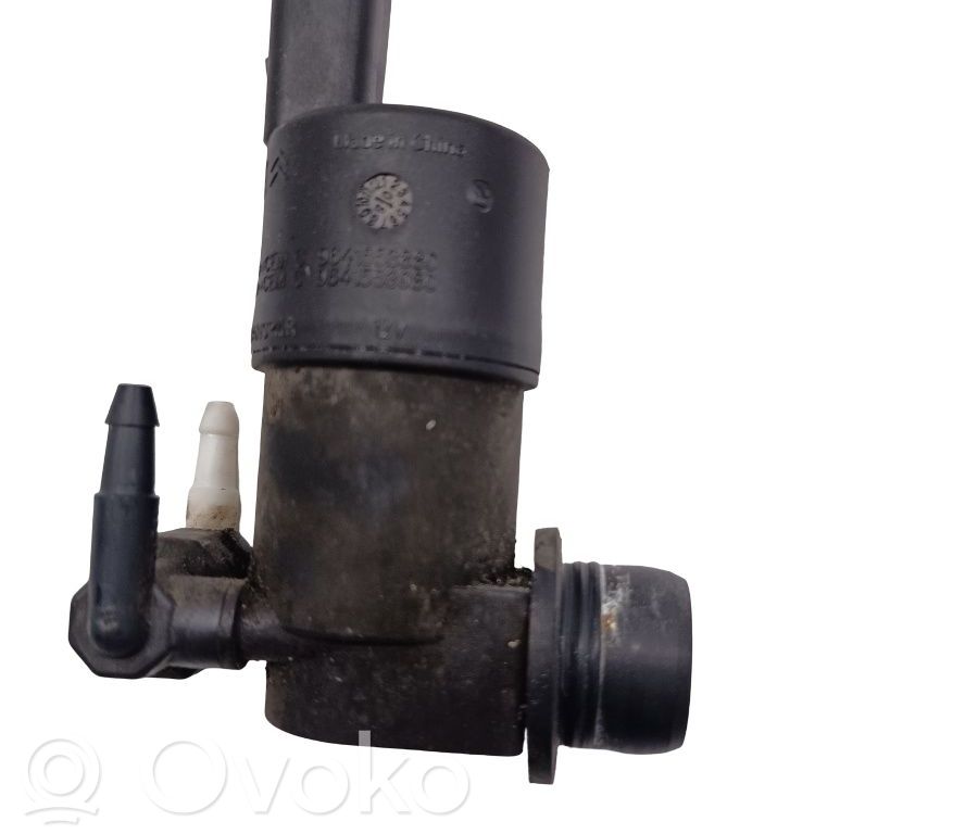 Windscreen/windshield washer pump   246091