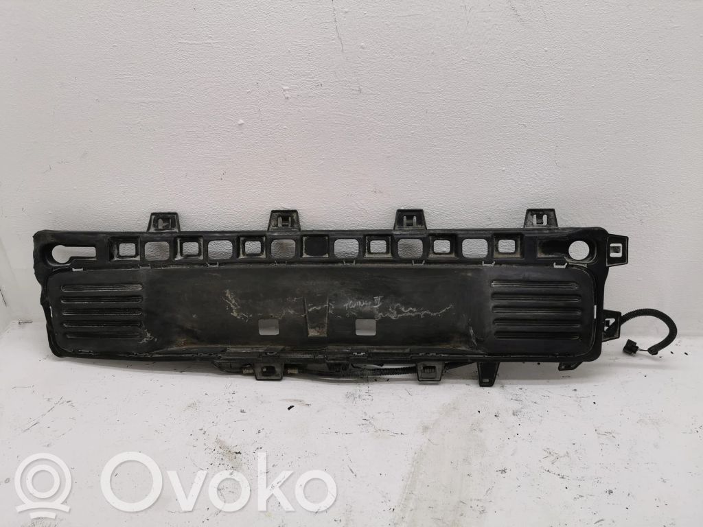 Renault Twingo III Grotelės apatinės (trijų dalių) 