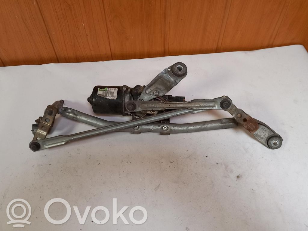 Renault Clio III Etupyyhkimen vivusto 
