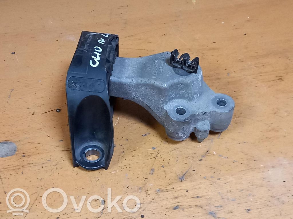 Renault Clio IV Engine mount vacuum valve 