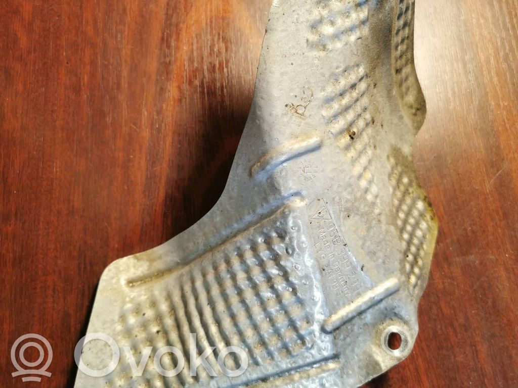 Porsche Macan (95B) Heat shield in engine bay 