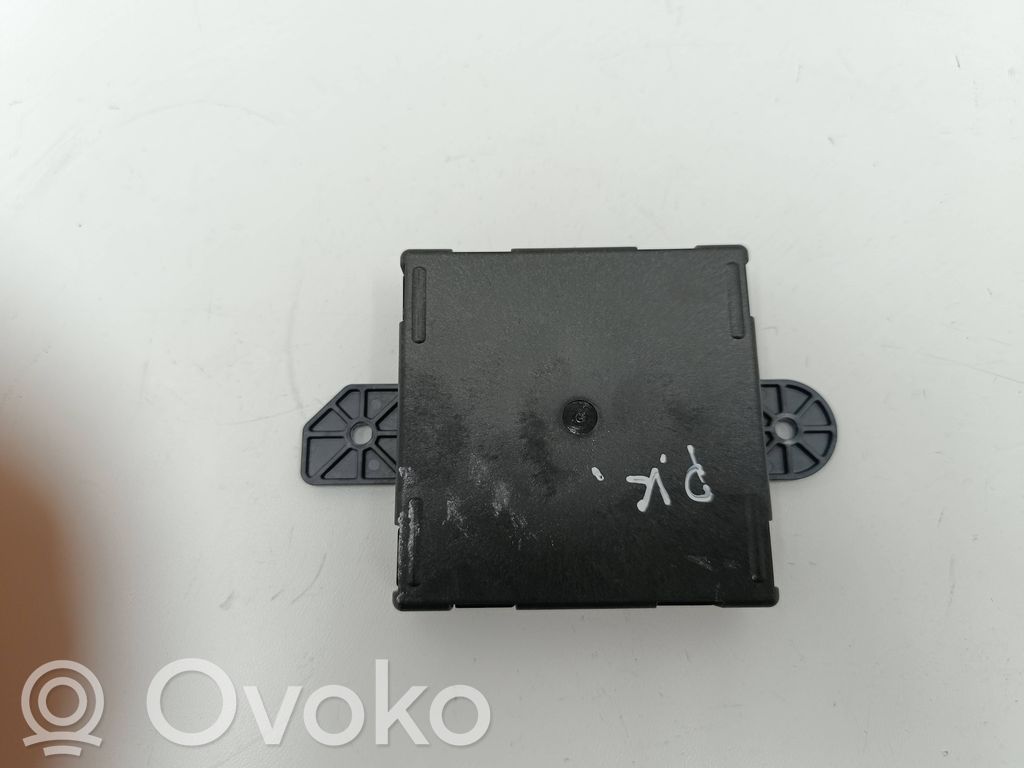 Unité de commande module de porte   68316561AD