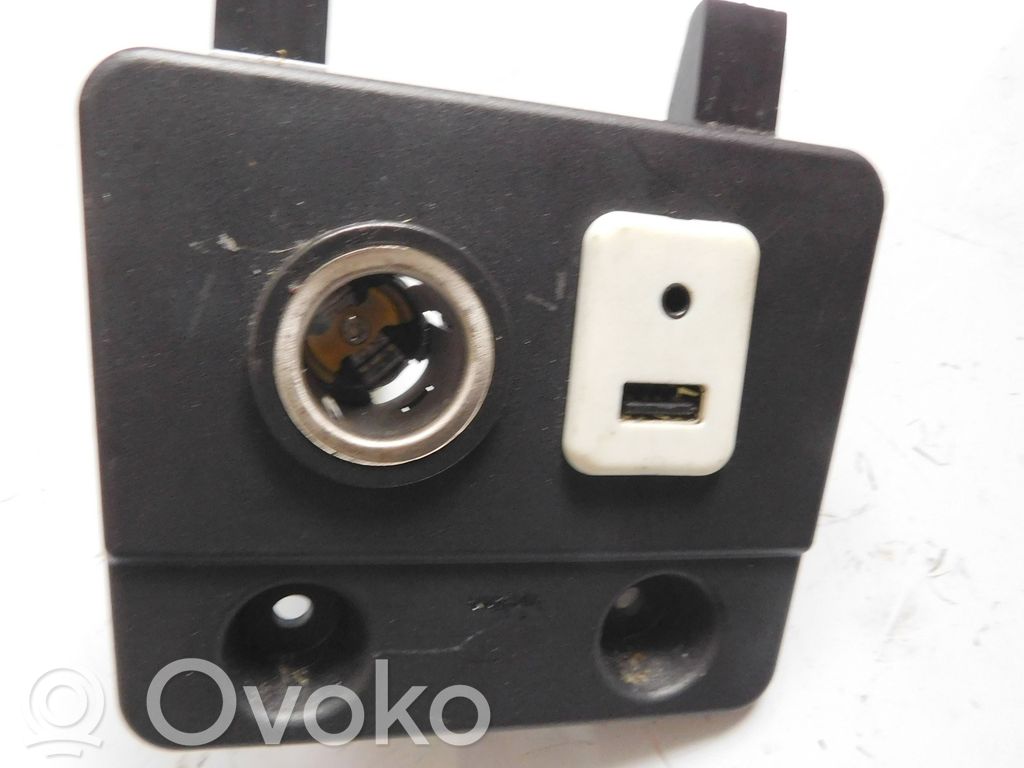 Opel Antara USB socket connector 