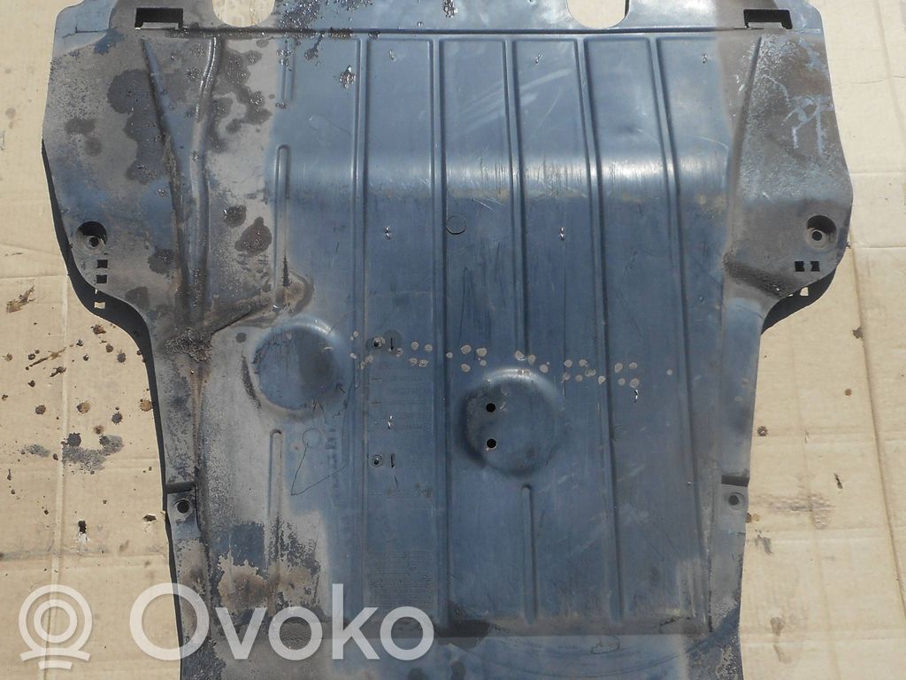 Renault Clio IV Engine splash shield/under tray 