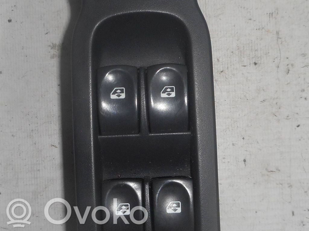 Renault Modus Electric window control switch 