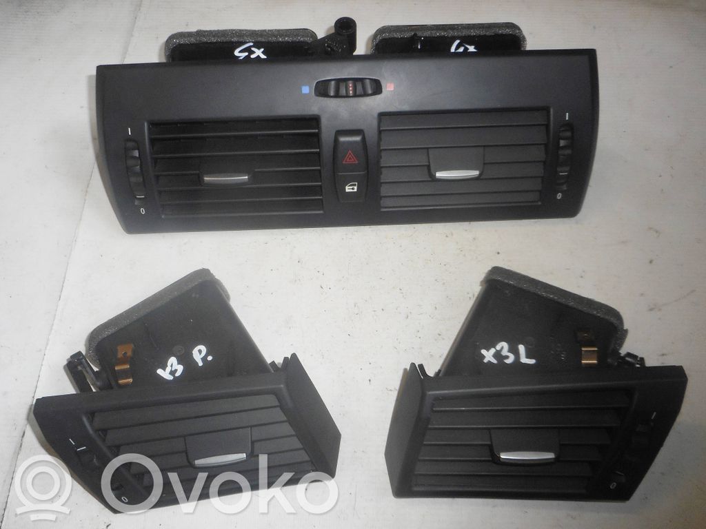 BMW X3 E83 Grilă ventilație centrală 