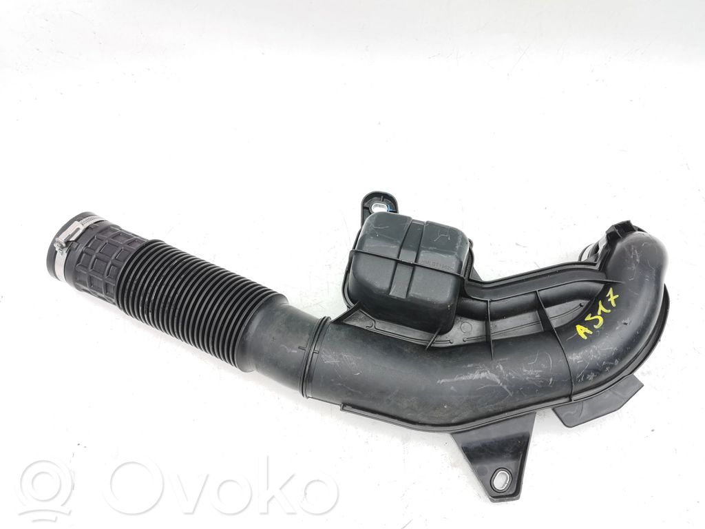 Renault Trafic III (X82) Furtun/conductă intercooler 