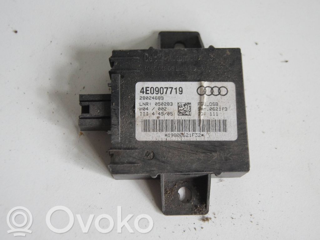 Unidad de control/módulo de alarma   4E0907719,28024689