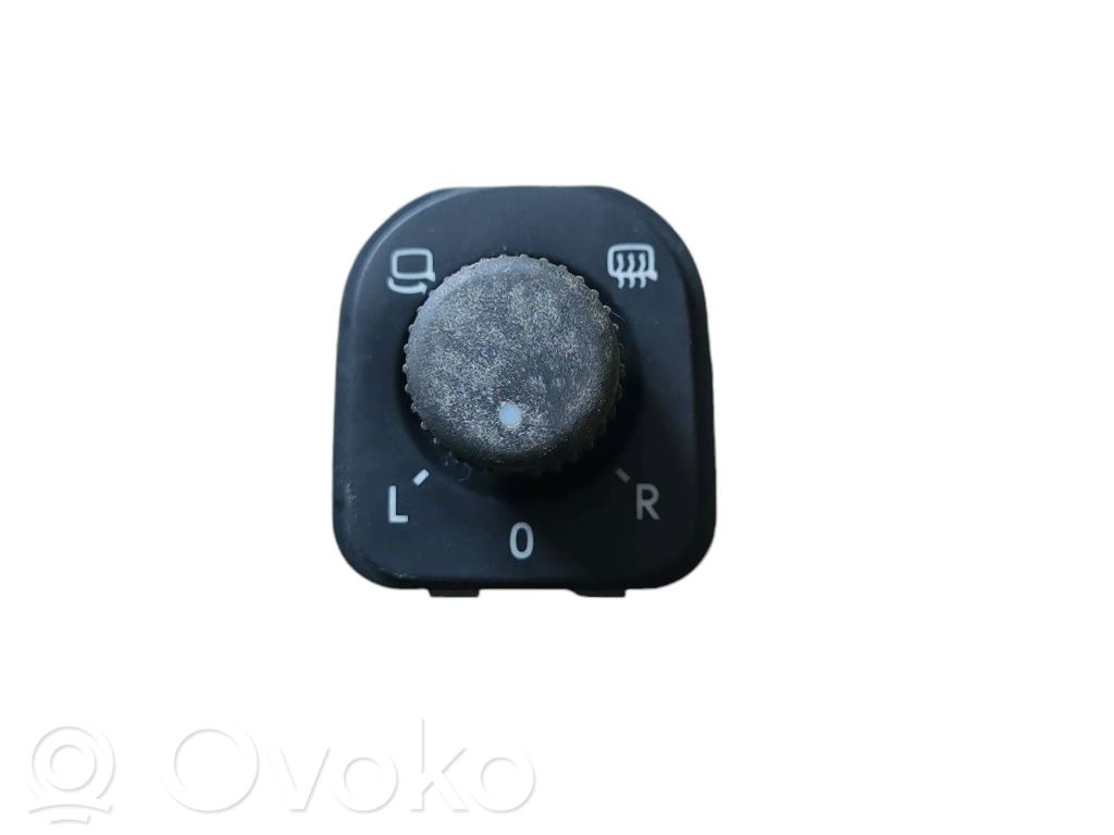Volkswagen PASSAT B6 Wing mirror switch 