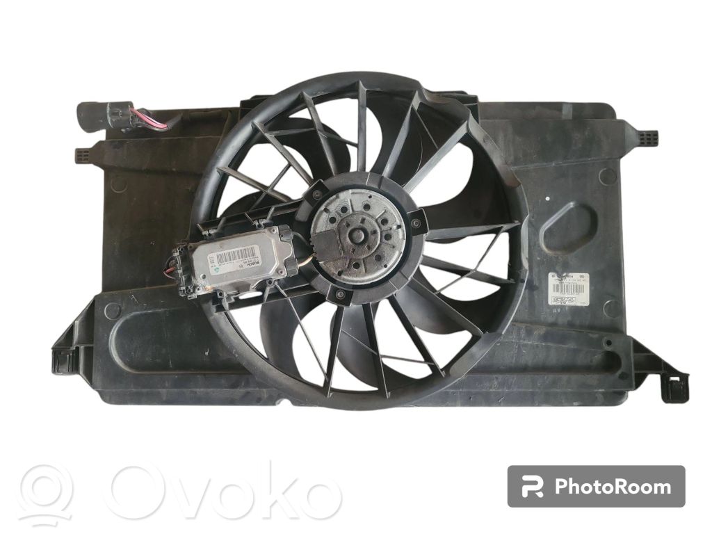 Ford Focus C-MAX Elektrisks radiatoru ventilators 