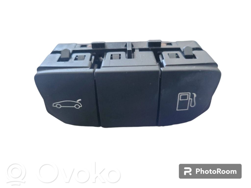 Peugeot 508 Fuel tank opening switch 