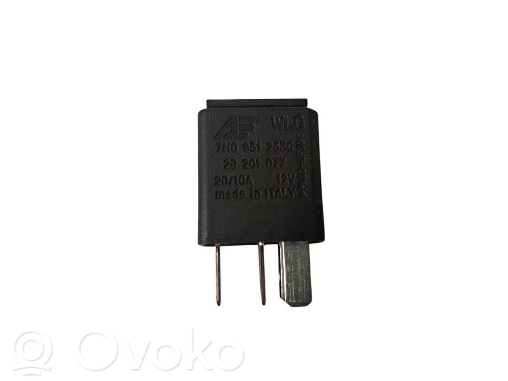 Volkswagen PASSAT B6 Other relay 