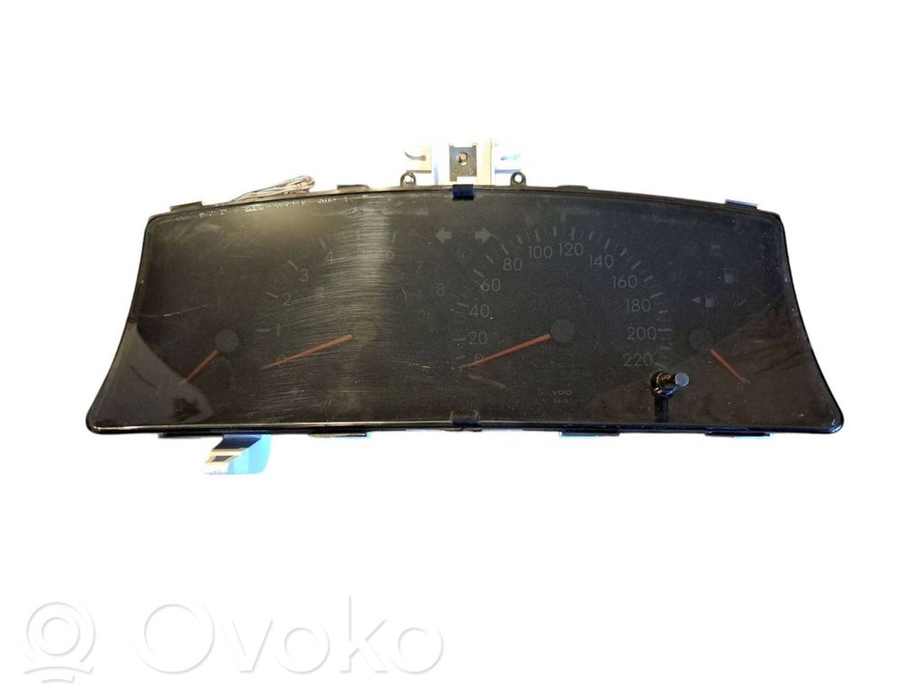 Toyota Corolla E120 E130 Nopeusmittari (mittaristo) 
