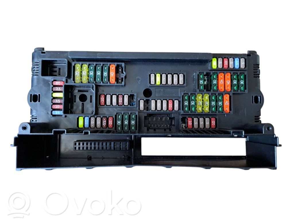 BMW 5 F10 F11 Saugiklių blokas 