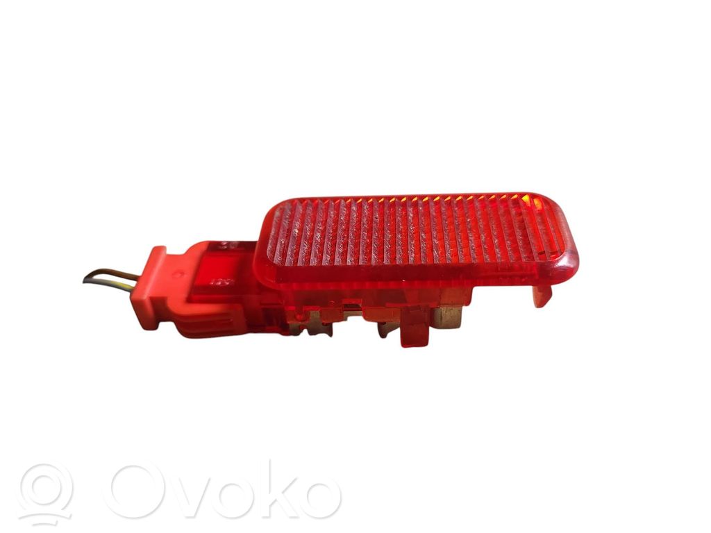 Audi A4 S4 B7 8E 8H Luz interna puerta trasera 